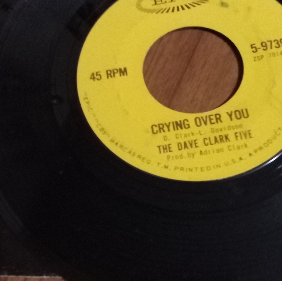 The Dave Clark five Epic 45 rpm &;Crying over you and Any way you want it vinyl - Picture 3 of 7
